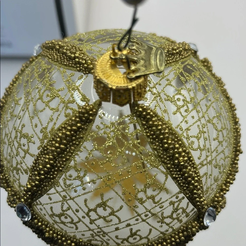 Hallmark Heritage Collection Gold and White Holiday Ornament 2016